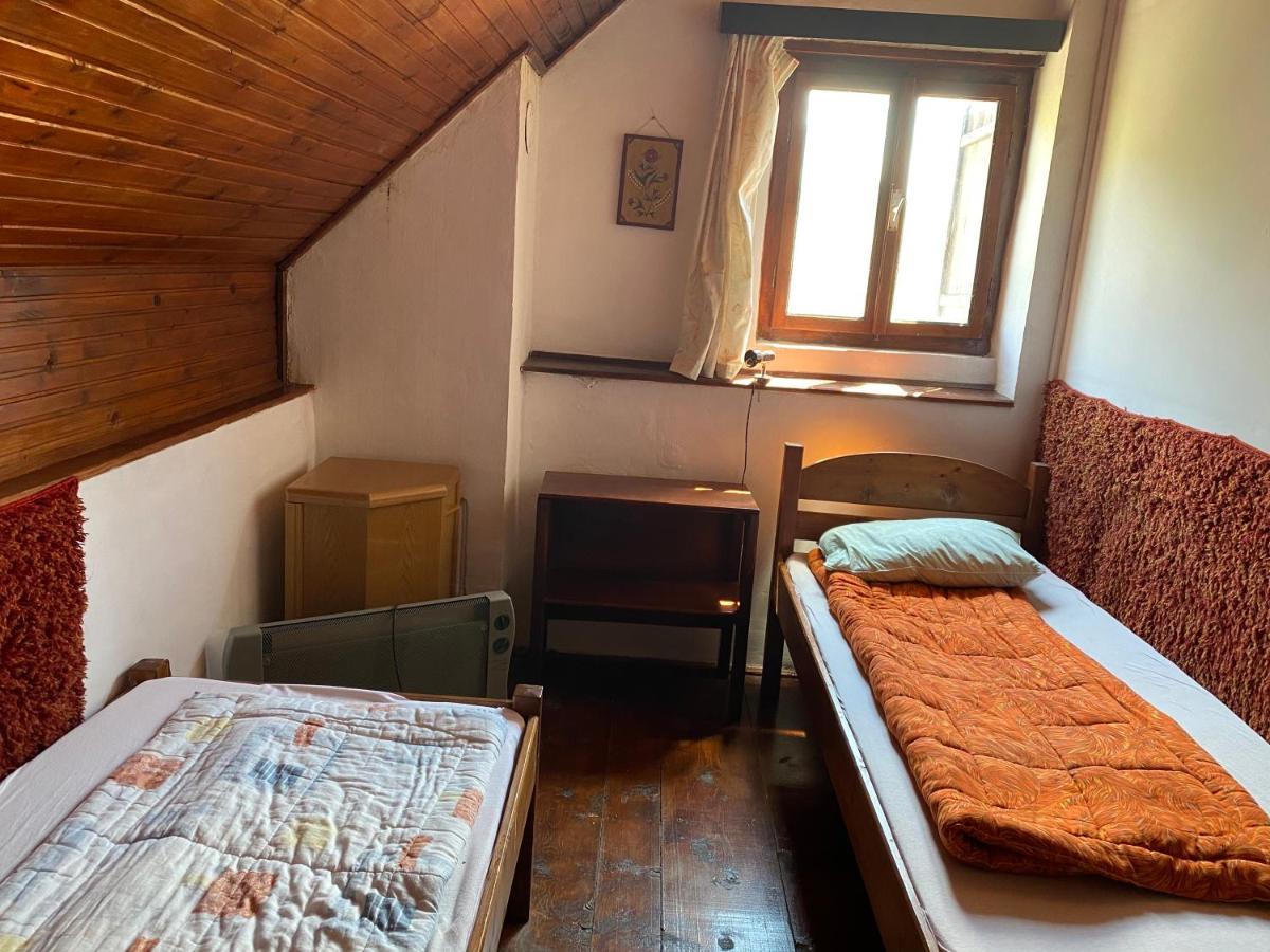 Sziklakert - Eletorom Vendeghaz Rimetea Exteriér fotografie